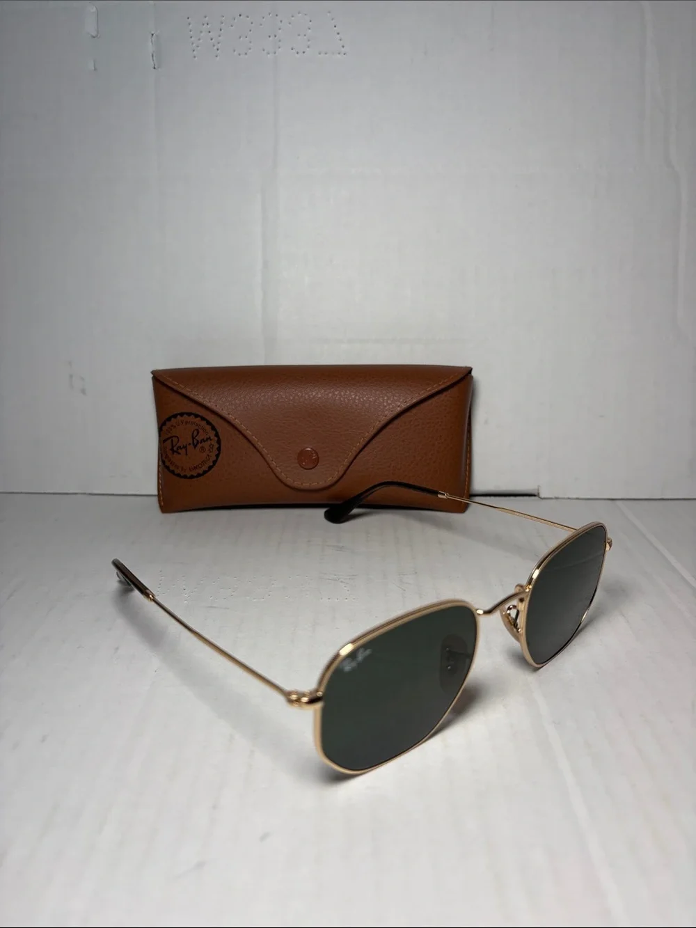 Ray-Ban Men's Gold Frame Sunglasses with Dark Green Lenses and Brown Case
